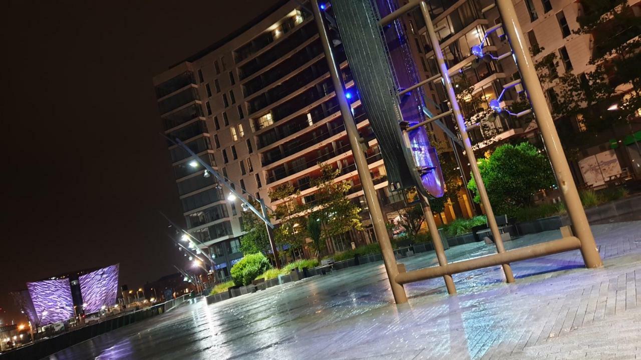 Luxury Apartment Marina Views At Titanic Quarter Belfast Exterior foto